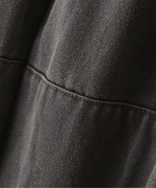 YLEVE(イレーヴ)の「YLEVE / COTTON TWILL PIGMENT OVERDYE TROUSERS(その他パンツ・レディース・グレー/カーキ・0/1/2)」の7枚目の写真