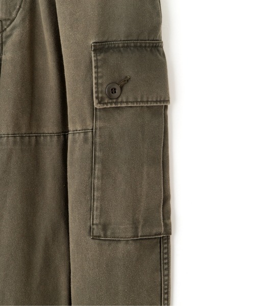 YLEVE(イレーヴ)の「YLEVE / COTTON TWILL PIGMENT OVERDYE TROUSERS(その他パンツ・レディース・グレー/カーキ・0/1/2)」の10枚目の写真