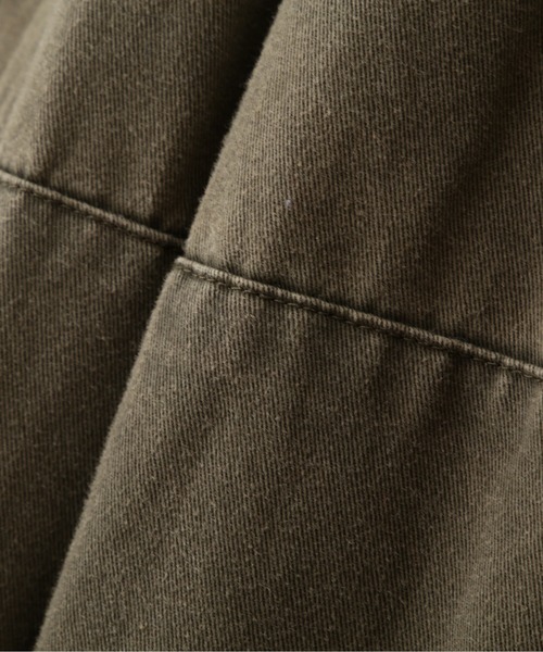 YLEVE(イレーヴ)の「YLEVE / COTTON TWILL PIGMENT OVERDYE TROUSERS(その他パンツ・レディース・グレー/カーキ・0/1/2)」の14枚目の写真