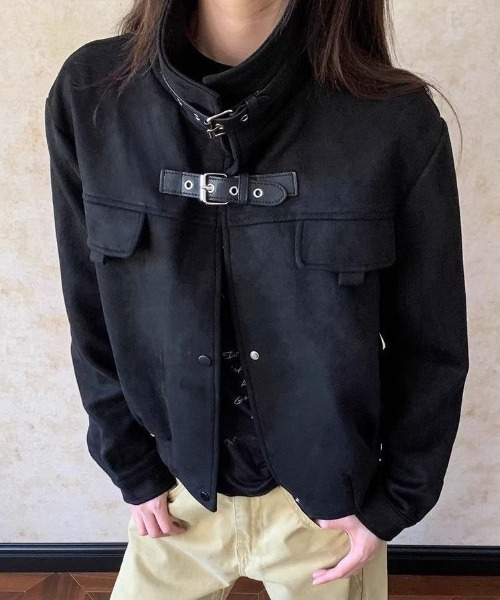AVYL（アヴィル）の「ダブルレザーベルトスタンドカラースエードブルゾン（その他アウター・レディース・ブラック・M）」の2枚目の写真