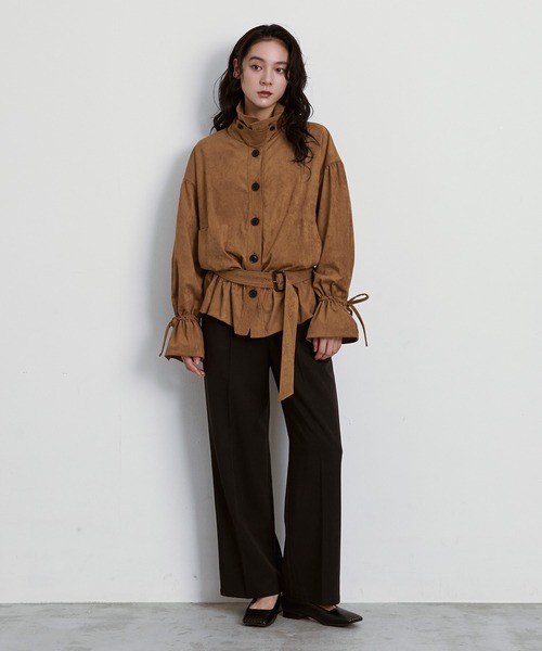 Ezick(エジック)の「2WAY neck スウェードライクバルーンブルゾン(その他アウター・レディース・ダークブラウン/キャメル・FREE)」の4枚目の写真