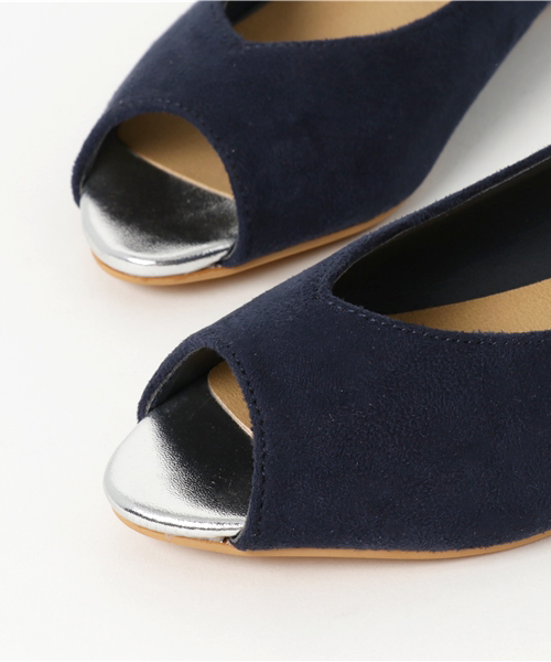 NATURAL BEAUTY BASIC（ナチュラルビューティーベーシック）の「【VERY 6月号掲載】インヒールオープントゥ（パンプス・レディース・レッド/ホワイト/ネイビー・SMALL/LARGE/MEDIUM）」の8枚目の写真