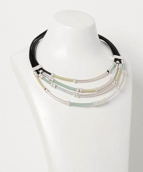 AZUL by moussy（アズールバイマウジー）の「メタルパーツチョーカー（ネックレス・レディース・グレー系その他/オレンジ系その他・FREE）」の4枚目の写真