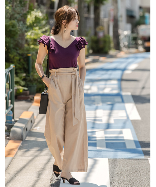 Re:EDIT（リエディ）の「[ボリュームフリルが華奢見えを叶える]Vカットショルダーフリル短丈トップストップス/カットソー・Tシャツ[リエディ]（Tシャツ/カットソー・レディース・パープル/レッド/ブラック/ブルーグリーン・SMALL/MEDIUM）」の13枚目の写真