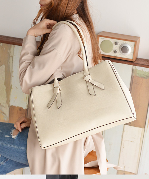 VitaFelice（ヴィータフェリーチェ）の「リボンハンドルトートバッグ（トートバッグ・レディース・ブラック/ベージュ/モカ/ライトグレー/ベージュ系その他・FREE）」の4枚目の写真