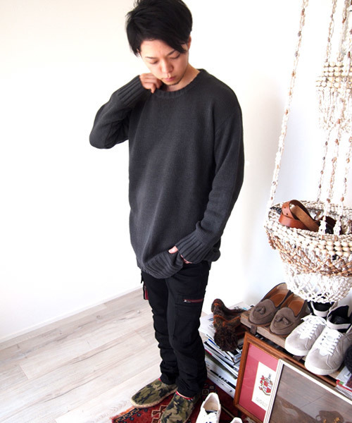 BEATJIVE（ビートジャイブ）の「クルーネックビッグシルエットローゲージニットセーター（ニット/セーター・メンズ・ブラック/ブラック系その他/チャコールグレー・FREE）」の13枚目の写真