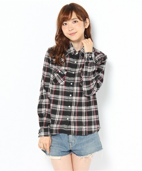 WEGO(ウィゴー)の「ウエスタンチェックネルシャツ(シャツ/ブラウス・レディース・ブラック/グリーン/グリーン系その他/ブルー/ブルー系その他/イエロー/ピンク/レッド/エンジ/レッド系その他・FREE)」の2枚目の写真