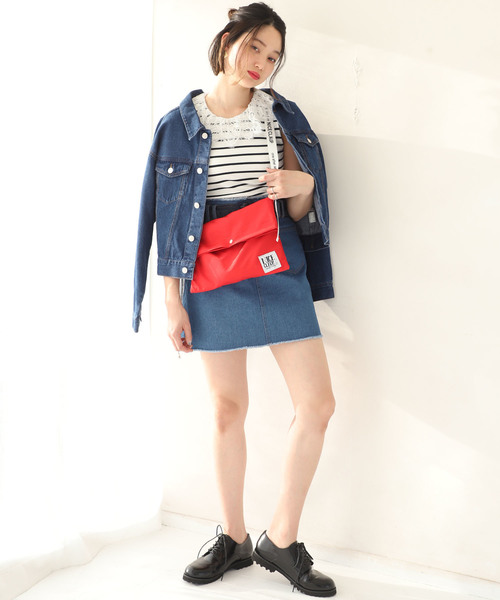 one after another NICE CLAUP(ワンアフターアナザーナイスクラップ)の「NICEサコッシュ(ショルダーバッグ・レディース・ブラック/レッド/オフホワイト・FREE)」の3枚目の写真