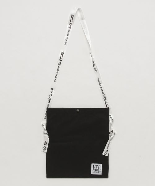 one after another NICE CLAUP(ワンアフターアナザーナイスクラップ)の「NICEサコッシュ(ショルダーバッグ・レディース・ブラック/レッド/オフホワイト・FREE)」の1枚目の写真