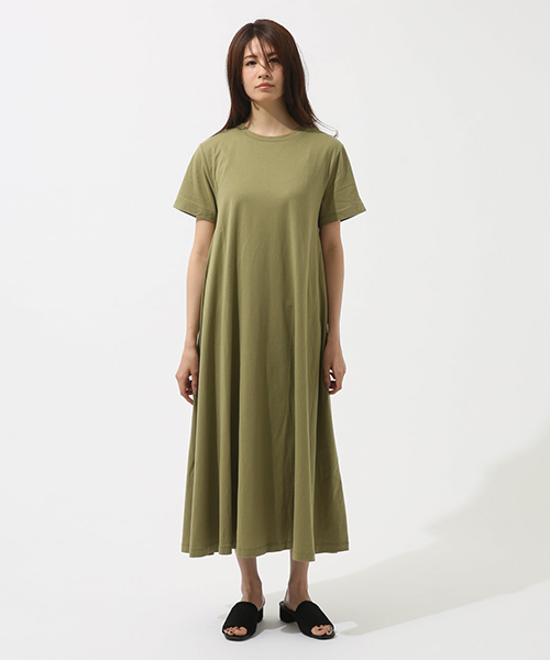 AZUL by moussy（アズールバイマウジー）の「Tシャツ Dress（ワンピース・レディース・ライトカーキ/ホワイト/ブラック・MEDIUM/SMALL）」の7枚目の写真