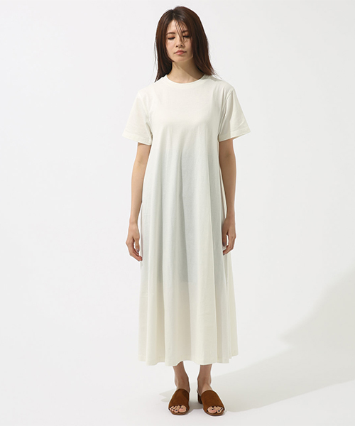 AZUL by moussy（アズールバイマウジー）の「Tシャツ Dress（ワンピース・レディース・ライトカーキ/ホワイト/ブラック・MEDIUM/SMALL）」の15枚目の写真