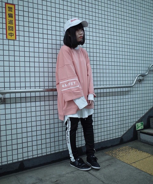 AFYF（エーエフワイエフ）の「rovtski 【ビッグシルエット】AFYFOVERSWEAT（スウェット・メンズ・ホワイト/ブラック/ピンク・FREE）」の11枚目の写真