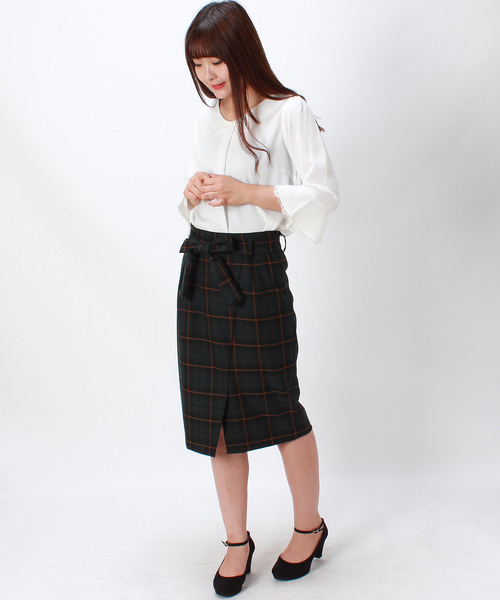 TRUDEA(トルディア)の「袖フレアVネックブラウス(シャツ/ブラウス・レディース・ホワイト/ライトグレー/ベージュ/ネイビー/サックスブルー/ピンク/グレー・SMALL/MEDIUM/LARGE)」の14枚目の写真