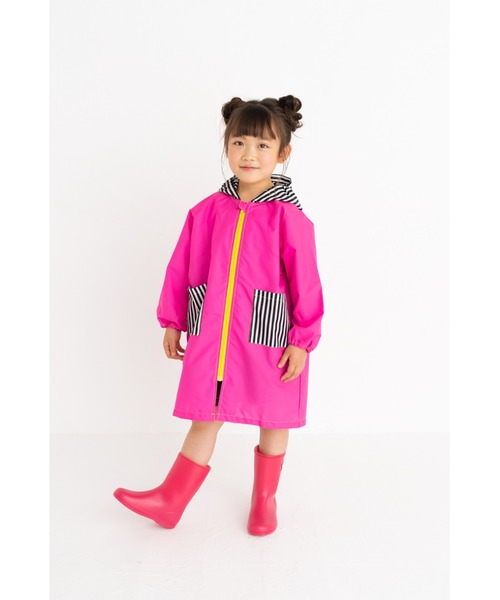 FABHUG （ファブハグ）の「Stand out☆レインコート（レインコート/ポンチョ・キッズ・グレー/ブルー/ピンク・120cm/130cm/140cm/110cm/100cm）」の3枚目の写真