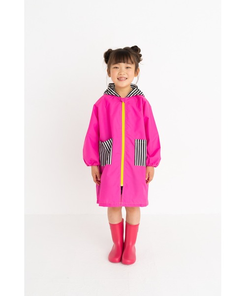 FABHUG （ファブハグ）の「Stand out☆レインコート（レインコート/ポンチョ・キッズ・グレー/ブルー/ピンク・120cm/130cm/140cm/110cm/100cm）」の5枚目の写真