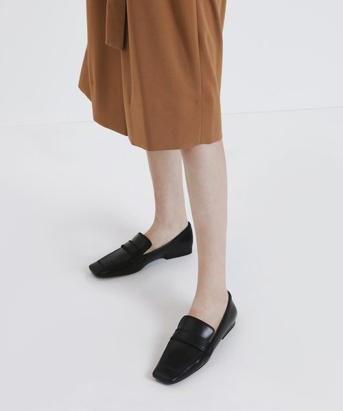 CHARLES & KEITH（チャールズ & キース）の「ステッチディテール スクエアトゥローファー / Stitch Detail Square Toe Loafers（ローファー・レディース・ブラック/ブラウン・22.5cm/23cm/23.5cm/24.5cm/25cm/25.5cm）」の3枚目の写真
