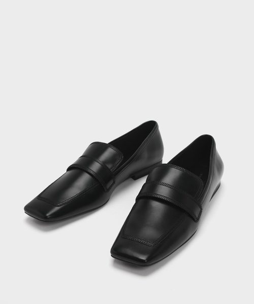 CHARLES & KEITH（チャールズ & キース）の「ステッチディテール スクエアトゥローファー / Stitch Detail Square Toe Loafers（ローファー・レディース・ブラック/ブラウン・22.5cm/23cm/23.5cm/24.5cm/25cm/25.5cm）」の4枚目の写真