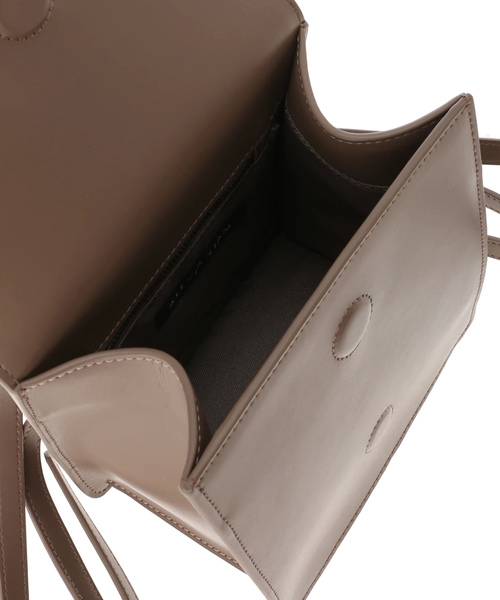 ALEXIA STAM（アリシアスタン）の「Original Buckle Leather Backpack/オリジナルバックルレザーバックパック（バックパック/リュック・レディース・ブラック/グレー系その他/キャメル・FREE）」の4枚目の写真