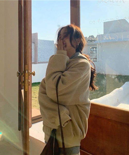 MANGROVE（マングローブ）の「【MANROVE SELECT】ドロップショルダーボアカーデ（ブルゾン・レディース・ベージュ/ブラウン・FREE）」の9枚目の写真