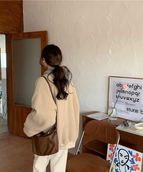 MANGROVE（マングローブ）の「【MANROVE SELECT】ドロップショルダーボアカーデ（ブルゾン・レディース・ベージュ/ブラウン・FREE）」の12枚目の写真