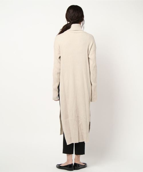 fifth（フィフス）の「バックロングサイドスリットリブニットワンピース（ワンピース・レディース・ベージュ/ブラウン・MEDIUM）」の4枚目の写真