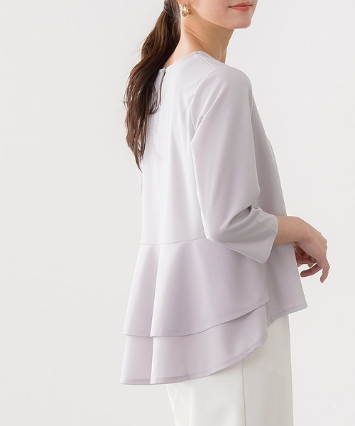 Pierrot（ピエロ）の「バックフレアデザインTブラウス（シャツ/ブラウス・レディース・オフホワイト/ブルー/ネイビー/グレー系その他/ミント/ブラック/ブルー系その他/モカ/ピンク/ライトピンク/スモークピンク/ピンク系その他/オレンジ/ホワイト/ローズ/ライトグレー/ブルー系その他2・L/M）」の5枚目の写真