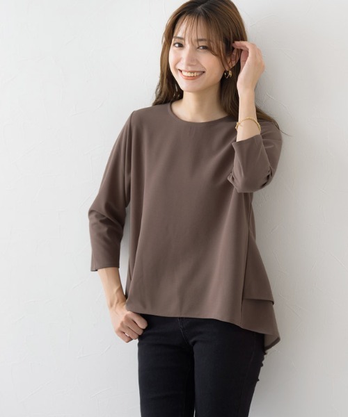 Pierrot（ピエロ）の「バックフレアデザインTブラウス（シャツ/ブラウス・レディース・オフホワイト/ブルー/ネイビー/グレー系その他/ミント/ブラック/ブルー系その他/モカ/ピンク/ライトピンク/スモークピンク/ピンク系その他/オレンジ/ホワイト/ローズ/ライトグレー/ブルー系その他2・L/M）」の6枚目の写真