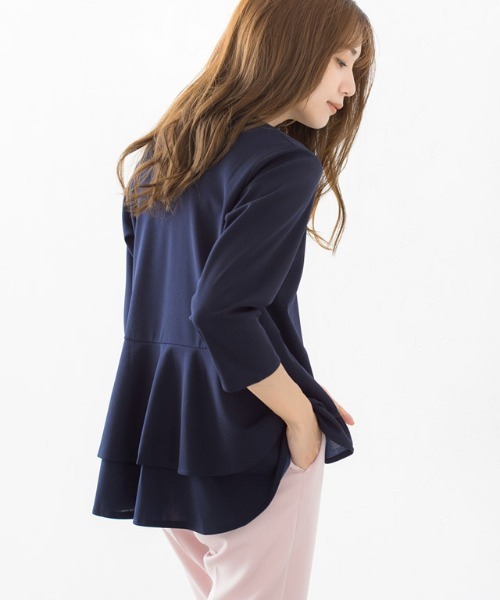 Pierrot（ピエロ）の「バックフレアデザインTブラウス（シャツ/ブラウス・レディース・オフホワイト/ブルー/ネイビー/グレー系その他/ミント/ブラック/ブルー系その他/モカ/ピンク/ライトピンク/スモークピンク/ピンク系その他/オレンジ/ホワイト/ローズ/ライトグレー/ブルー系その他2・L/M）」の18枚目の写真