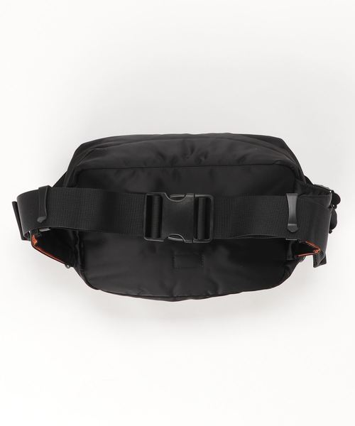 PORTER（ポーター）の「【PORTER】タンカーウエストバッグ / 622-68302（ボディバッグ/ウエストポーチ・メンズ・ブラック・FREE）」の2枚目の写真