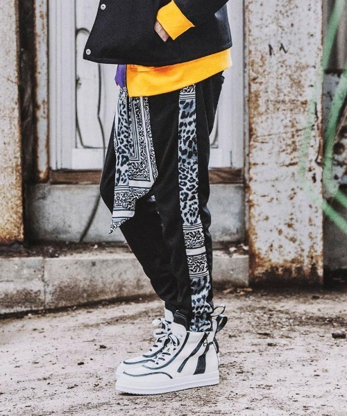 NO ID.（ノーアイディ）の「mp8672-スカーフストリングサルエルスキニーPT パンツ（その他パンツ・メンズ・ブラウン系その他/レオパード/カラフル/ブラック・1/2/3）」の9枚目の写真