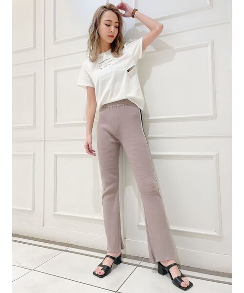 GYDA（ジェイダ）の「THROWBACK CHOOSE CUT Tシャツ（Tシャツ/カットソー・レディース・ブラック/ベージュ/オフホワイト/マスタード・FREE）」の9枚目の写真