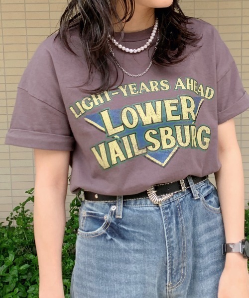 WEGO(ウィゴー)の「WEGO/ロールアップスリーブプリントTシャツ(Tシャツ/カットソー・レディース・イエロー/ホワイト/スミクロ・FREE)」の1枚目の写真