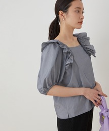 ADAM ET ROPE'（アダムエロペ）の「＜逸品シリーズ＞ラッフルショルダーショートスリーブブラウス（シャツ/ブラウス）」