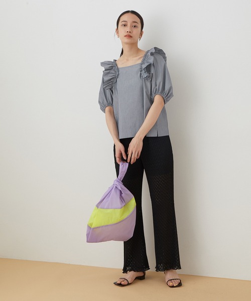 新品タグ付き✨アダムエロペ ラッフルショルダーショートスリーブブラウス 半袖 新品タグ付き✨アダムエロペ ラッフルショルダーショート
