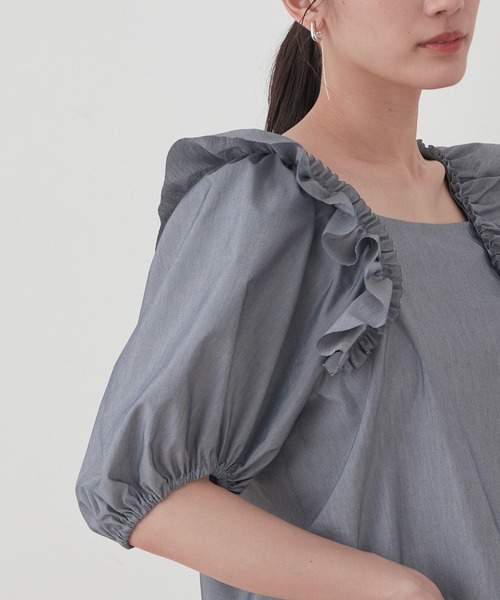 新品タグ付き✨アダムエロペ ラッフルショルダーショートスリーブブラウス 半袖 ADAM ET ROPÉ FEMME(アダム エ ロペ ファム) / ＜逸品シリーズ