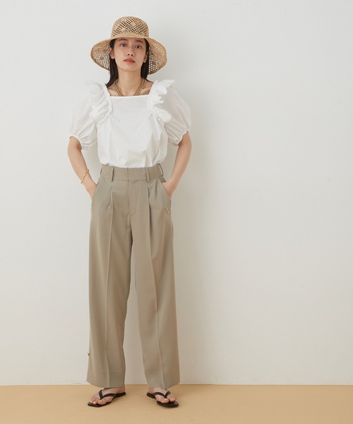 ADAM ET ROPE'(アダムエロペ)の「<逸品シリーズ>ラッフルショルダーショートスリーブブラウス(シャツ/ブラウス・レディース・ブラック/ホワイト/ネイビー・FREE)」の21枚目の写真