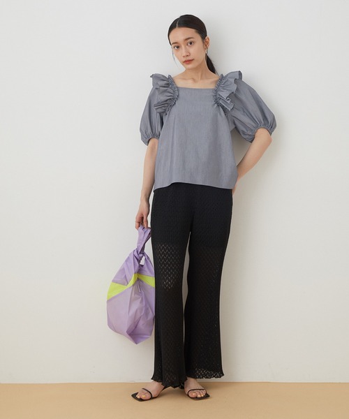 新品タグ付き✨アダムエロペ ラッフルショルダーショートスリーブブラウス 半袖 新品タグ付き✨アダムエロペ ラッフルショルダーショート