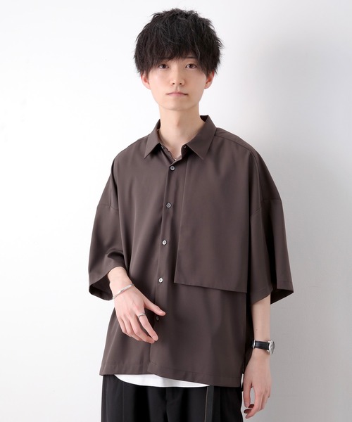 JUNRED（ジュンレッド）の「【こめxJUNRed】 ガンフラップハーフスリーブシャツ（シャツ/ブラウス・メンズ・ブラウン/ブラック/グレイッシュベージュ・M/S/L）」の2枚目の写真