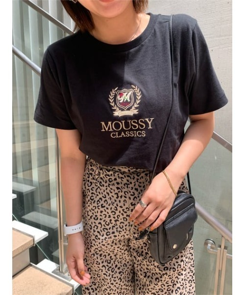 MOUSSY（マウジー）の「MOUSSY EMBLEM Tシャツ（Tシャツ/カットソー・レディース・ライトブルー/グリーン/ブラック/アイボリー・FREE）」の21枚目の写真