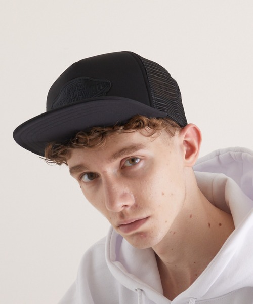 US VANS(ユーエスヴァンズ)の「【VANS】VANS CLASSIC PATCH TRUCKER CAP(BEY)(キャップ・メンズ・ブラック系その他/ブラック・FREE)」の2枚目の写真