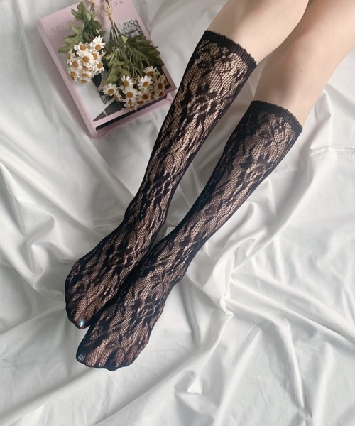 Loueme（ルエム）の「フロッキーレースハイソックス（ソックス/靴下・レディース・ホワイト/ブラック・FREE）」の7枚目の写真