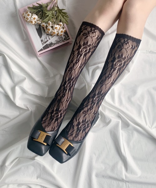 Loueme（ルエム）の「フロッキーレースハイソックス（ソックス/靴下・レディース・ホワイト/ブラック・FREE）」の6枚目の写真