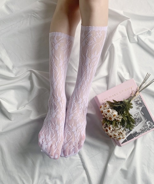 Loueme（ルエム）の「フロッキーレースハイソックス（ソックス/靴下・レディース・ホワイト/ブラック・FREE）」の3枚目の写真