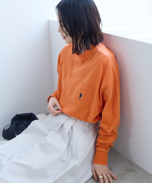 U.S. POLO ASSN.(ユーエスポロアッスン)の「U.S. POLO ASSN. /ユーエスポロアッスン 別注 袖ボリューム 胸刺繍ポケットロングTシャツ(Tシャツ/カットソー・レディース・ホワイト/ブラック/ベージュ/ネイビー/ブラウン/オレンジ/グリーン/ブルーグリーン/ブルー/ケリー/ダークグリーン/パープル/オレンジ系/オートミール/ピンク/ボルドー・S/M/L)」の16枚目の写真