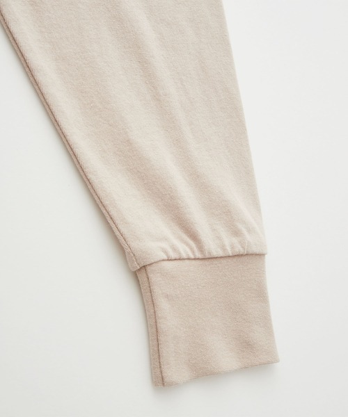 U.S. POLO ASSN.(ユーエスポロアッスン)の「U.S. POLO ASSN. /ユーエスポロアッスン 別注 袖ボリューム 胸刺繍ポケットロングTシャツ(Tシャツ/カットソー・レディース・ホワイト/ブラック/ベージュ/ネイビー/ブラウン/オレンジ/グリーン/ブルーグリーン/ブルー/ケリー/ダークグリーン/パープル/オレンジ系/オートミール/ピンク/ボルドー・S/M/L)」の22枚目の写真