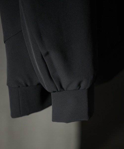 ATTACHMENT（アタッチメント）の「【ATTACHMENT × WYM】TRIANGLE CUTTING HUGE PARKA（パーカー・メンズ・チャコール/ブルー系・S/M/L）」の21枚目の写真