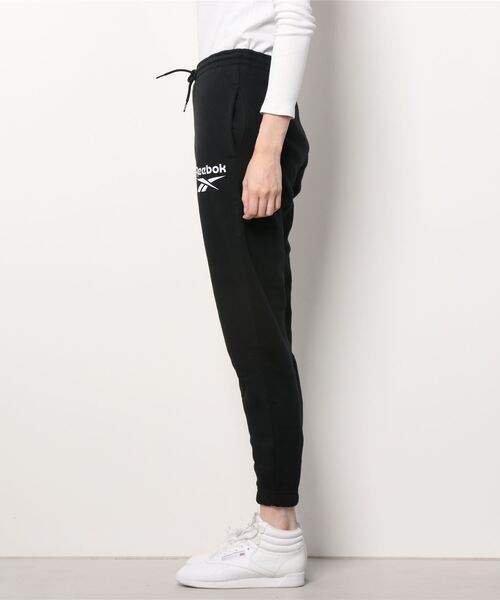 Reebok(リーボック)の「 アイデンティティ ロゴ フリース ジョガー / Identity Logo Fleece Joggers(スウェットパンツ・レディース・ヘザーグレー/ブラック・MEDIUM/X-LARGE/XX-LARGE/LARGE/X-SMALL/SMALL)」の8枚目の写真