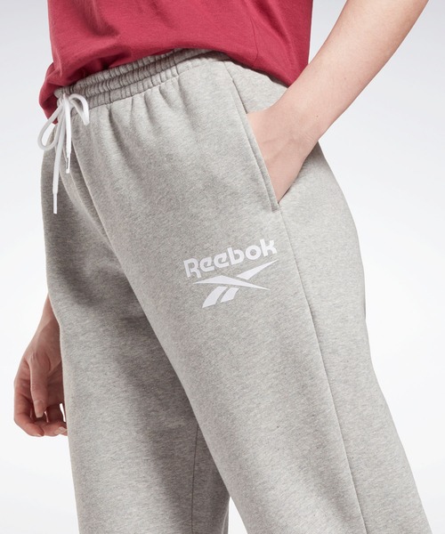 Reebok(リーボック)の「 アイデンティティ ロゴ フリース ジョガー / Identity Logo Fleece Joggers(スウェットパンツ・レディース・ヘザーグレー/ブラック・MEDIUM/X-LARGE/XX-LARGE/LARGE/X-SMALL/SMALL)」の9枚目の写真