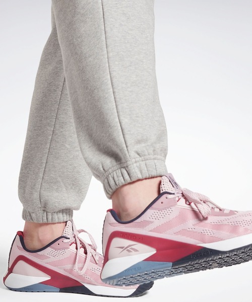 Reebok(リーボック)の「 アイデンティティ ロゴ フリース ジョガー / Identity Logo Fleece Joggers(スウェットパンツ・レディース・ヘザーグレー/ブラック・MEDIUM/X-LARGE/XX-LARGE/LARGE/X-SMALL/SMALL)」の3枚目の写真