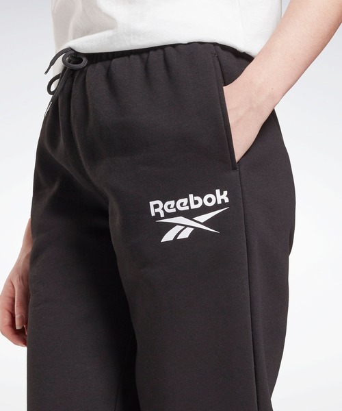 Reebok(リーボック)の「 アイデンティティ ロゴ フリース ジョガー / Identity Logo Fleece Joggers(スウェットパンツ・レディース・ヘザーグレー/ブラック・MEDIUM/X-LARGE/XX-LARGE/LARGE/X-SMALL/SMALL)」の7枚目の写真